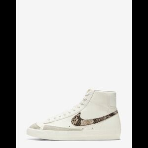 Nike Blazer Mid '77 SE in Beige and Sail